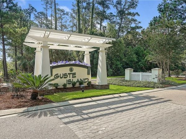 1157 FOX SPARROW Loop, Madisonville, LA 70447