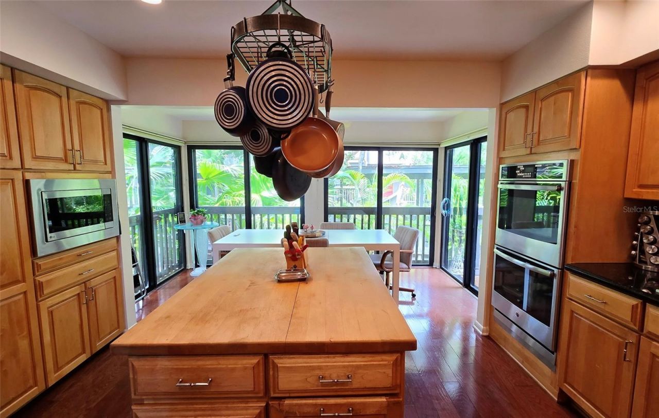 1335 Landings Drive, Unit 9, Sarasota, FL 34231 Photo