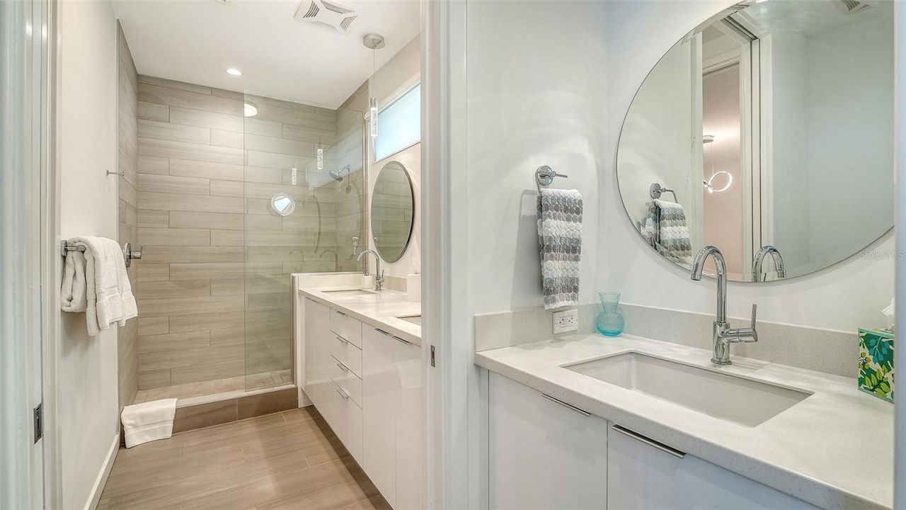 1350 5th Street, Unit 106, Sarasota, FL 34236 Photo