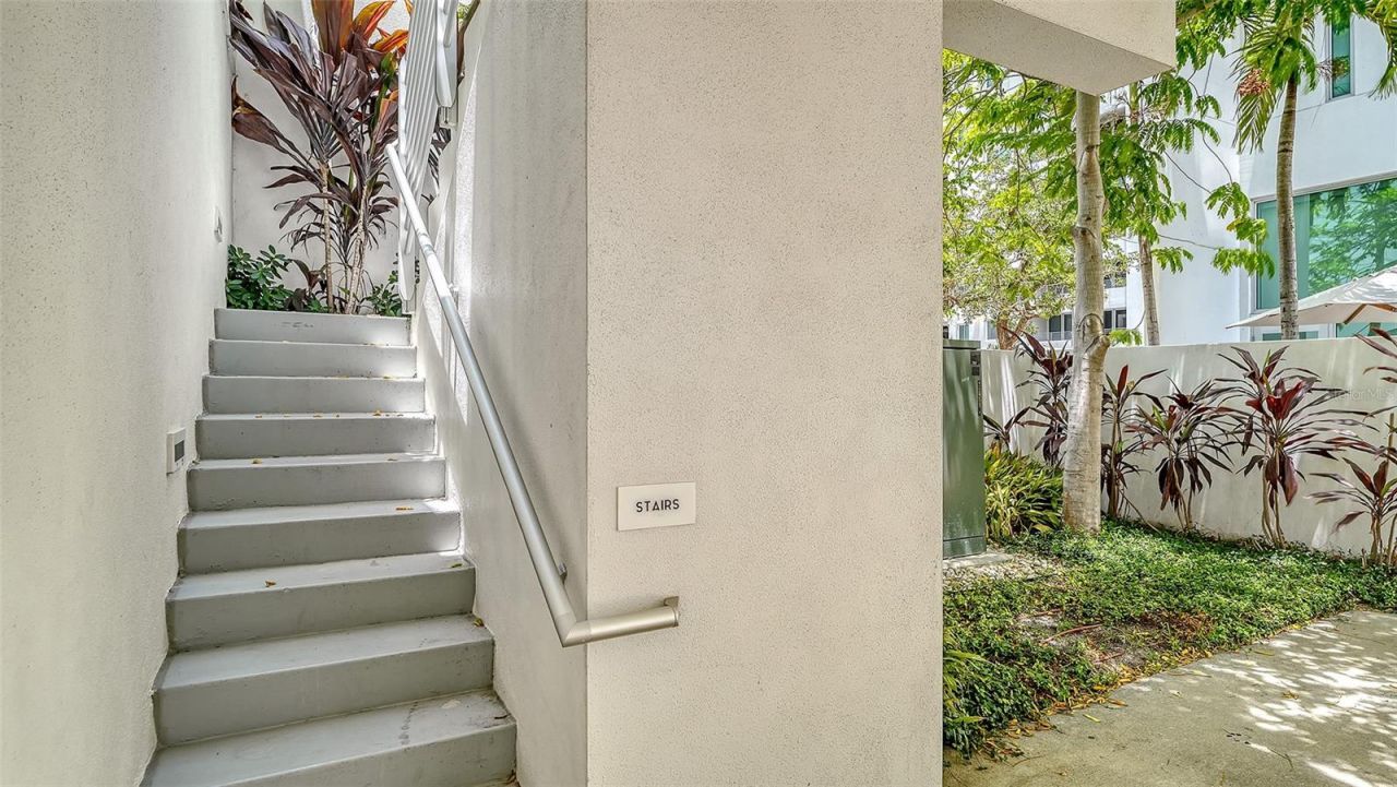 1350 5th Street, Unit 106, Sarasota, FL 34236 Photo