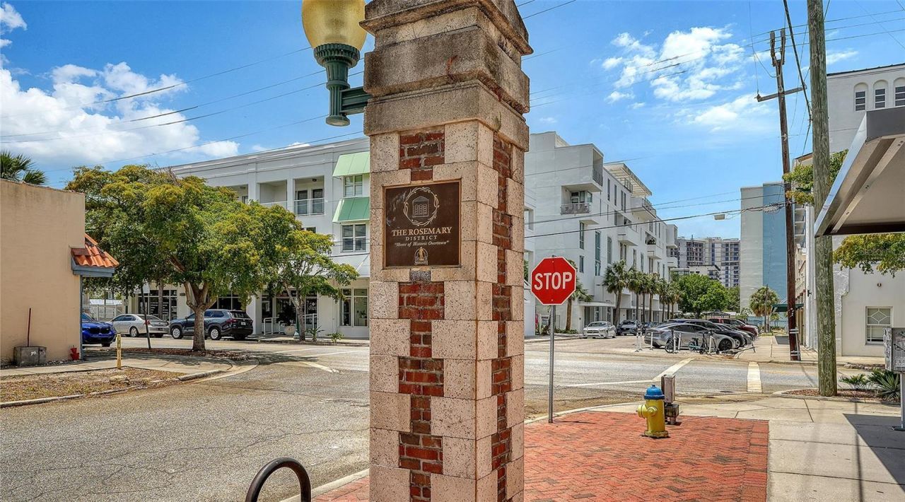 1350 5th Street, Unit 106, Sarasota, FL 34236 Photo