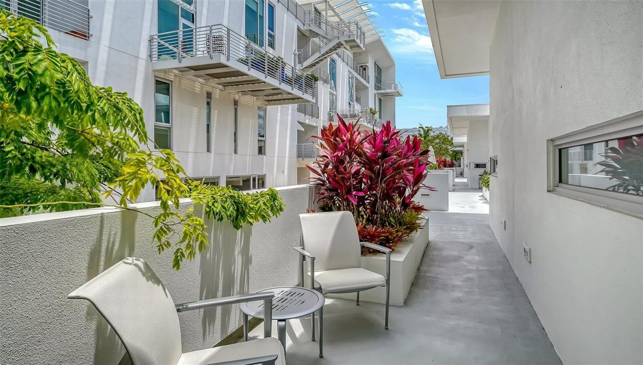 1350 5th Street, Unit 106, Sarasota, FL 34236 Photo