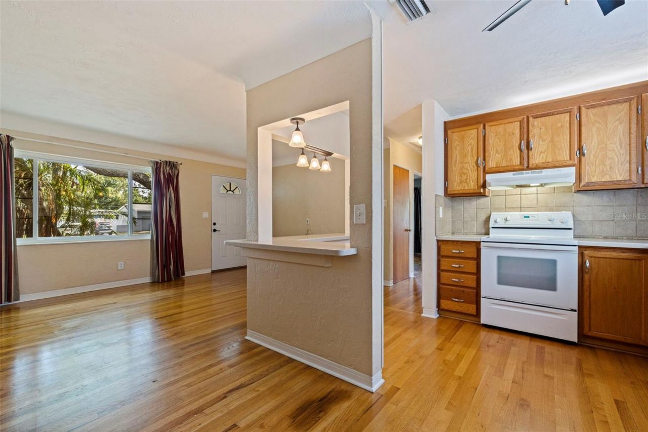 4558 25th Avenue N, Saint Petersburg, FL 33713 Photo