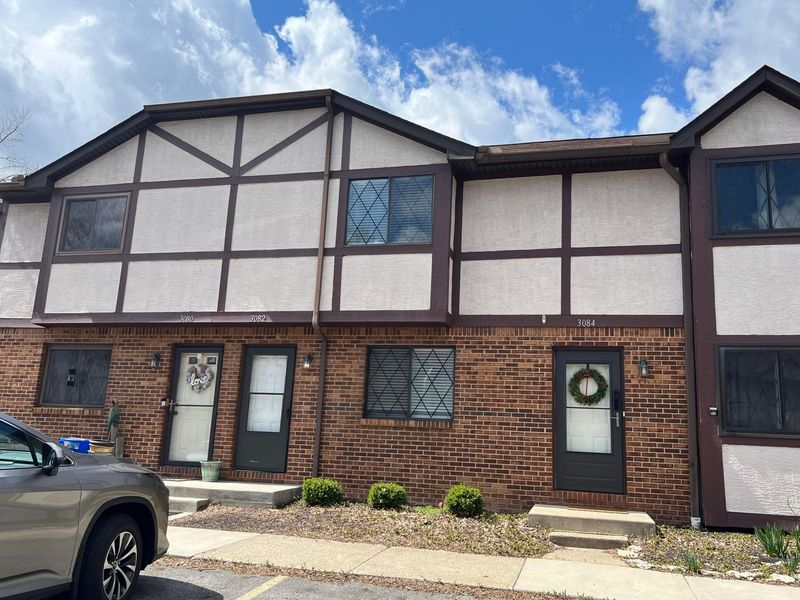 3082 Highcliff Court , Columbus, OH 43231 Photo 2