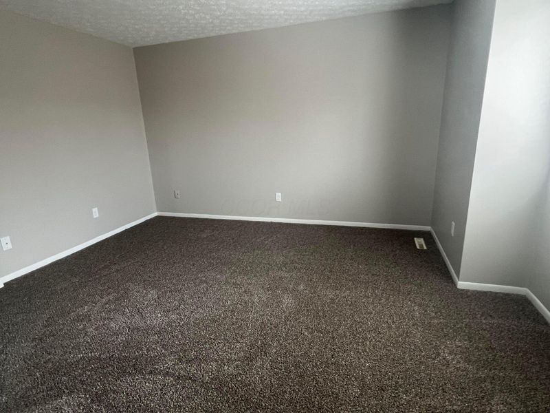 3082 Highcliff Court , Columbus, OH 43231 Photo 9