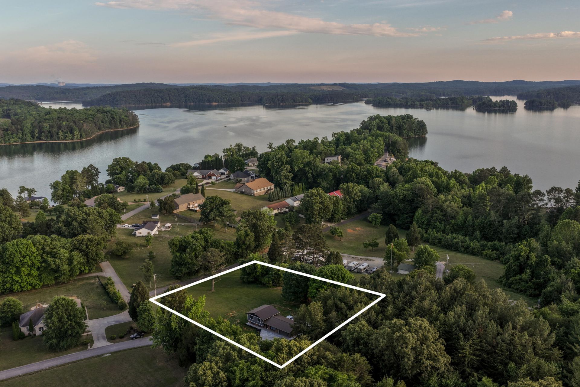 552 Dreamland Road, Spring City, TN 37381 Main Photo