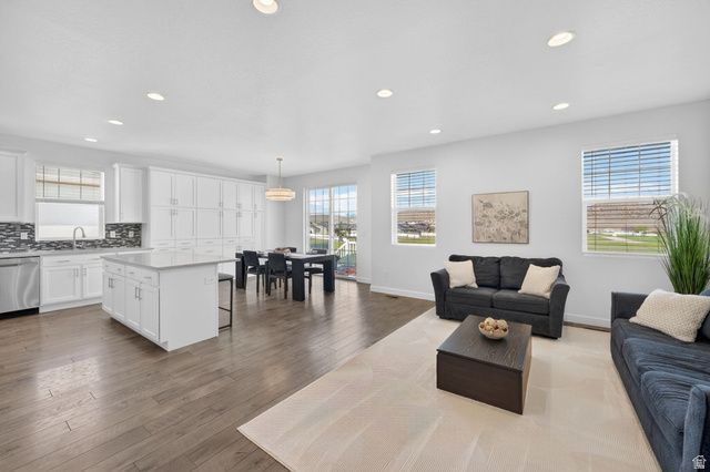 6170 N Boulter Peak Ln, Eagle Mountain, UT 84005 Main Photo