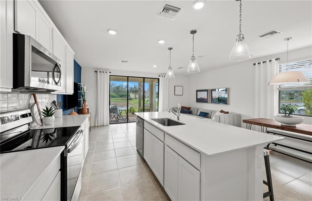1412 Weeping Willow Ct, Cape Coral, FL 33909 Photo