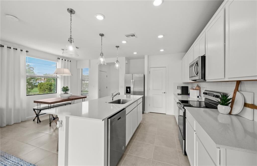 1412 Weeping Willow Ct, Cape Coral, FL 33909 Photo