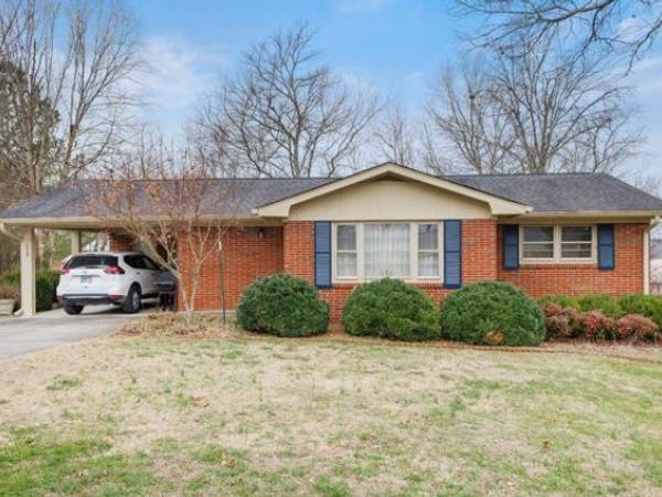 130 Cherokee Circle , Benton, TN 37307