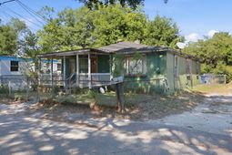 2631 Henry Street photo 4
