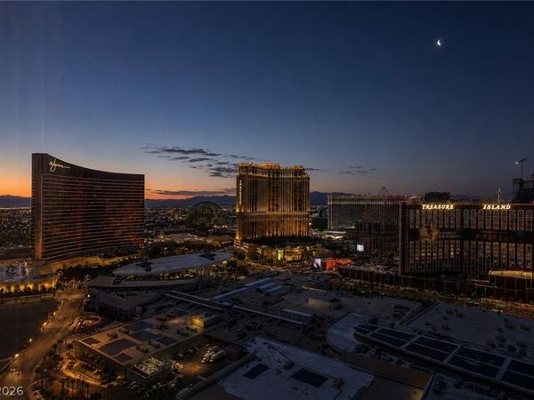 2000 FASHION SHOW Drive , Unit 4202, Las Vegas, NV 89109