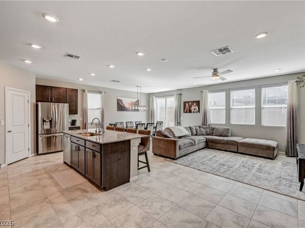 10621 Adobe Ranch Street, Las Vegas, NV 89141