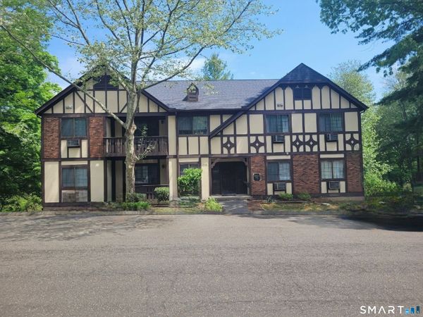 5 Essex, Brookfield, CT 06804
