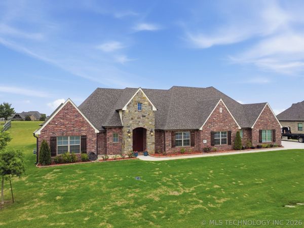 8307 E 107th Street North , Owasso, OK 74055