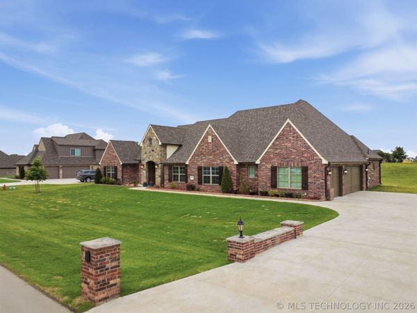 8307 E 107th Street North, Owasso, OK 74055