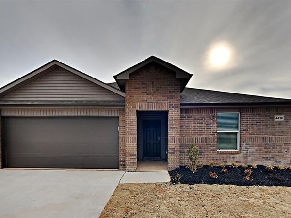 4412 Palmetto Bluff Drive, Mustang, OK 73064