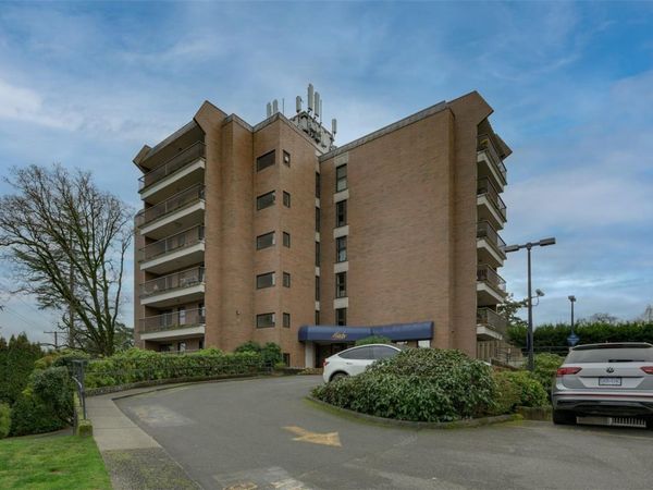 4030 Quadra St , Unit 103, Saanich, BC V8X 1K2