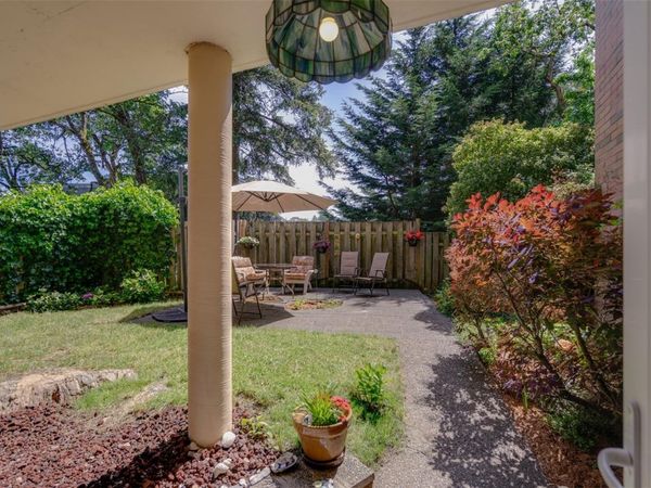 4030 Quadra St, Unit #103, Saanich, BC V8X 1K2