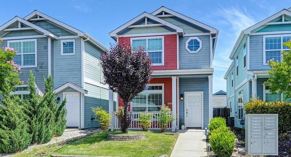 132 Ivy St, Roseville, CA 95678 Photo