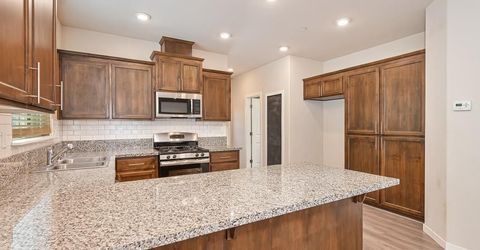 132 Ivy St, Roseville, CA 95678 Photo