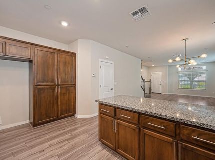 132 Ivy St, Roseville, CA 95678 Photo