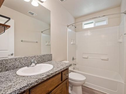 132 Ivy St, Roseville, CA 95678 Photo