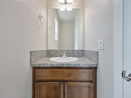 132 Ivy St, Roseville, CA 95678 Photo