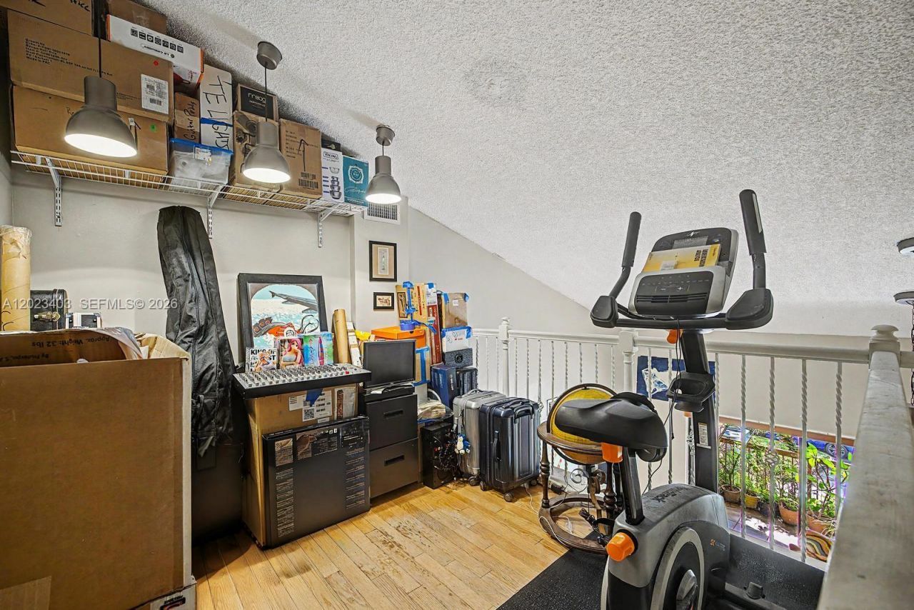 10233 NW 9th St Cir , Unit 214-1, Miami, FL 33172 Photo
