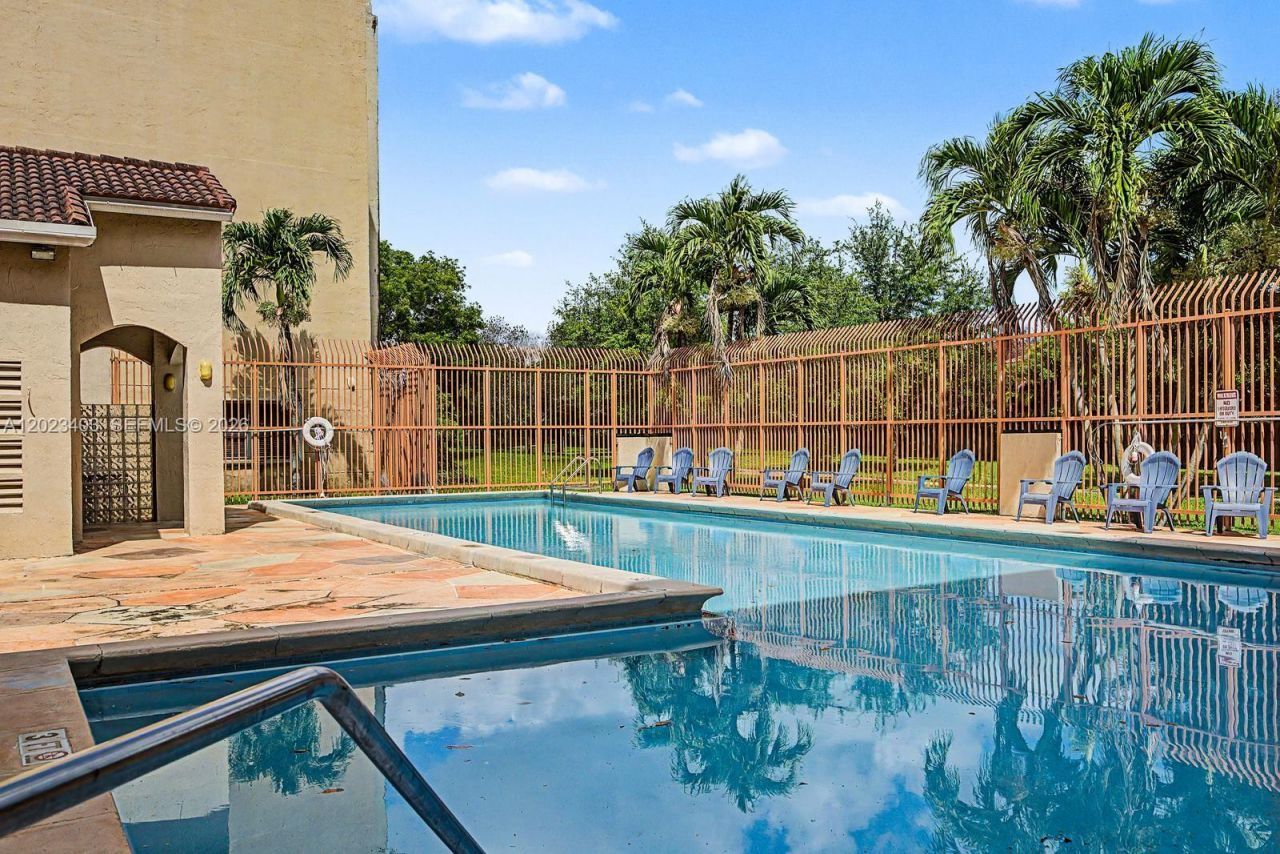 10233 NW 9th St Cir , Unit 214-1, Miami, FL 33172 Photo