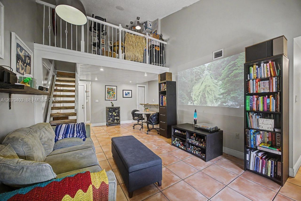 10233 NW 9th St Cir , Unit 214-1, Miami, FL 33172 Photo