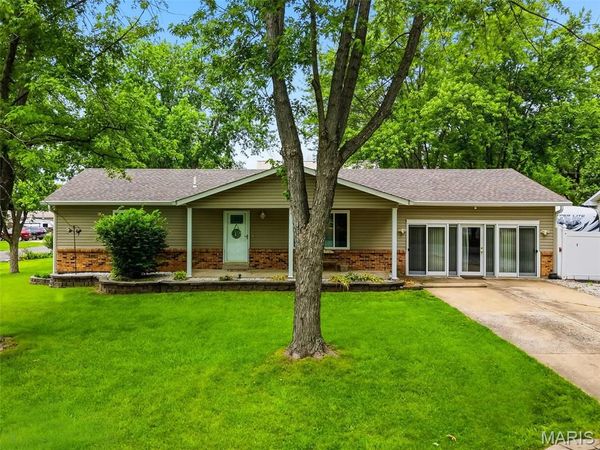 11 S Meadow Drive , O'Fallon, MO 63366