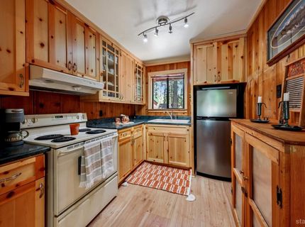 961 Pomo Road, South Lake Tahoe, CA 96150 Photo