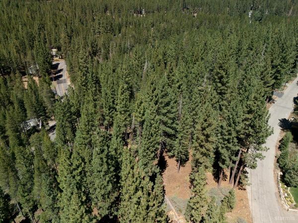 1594 Canienaga Street, South Lake Tahoe, CA 96150