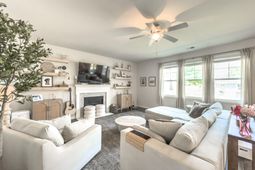 209 Yeamans Way photo 4