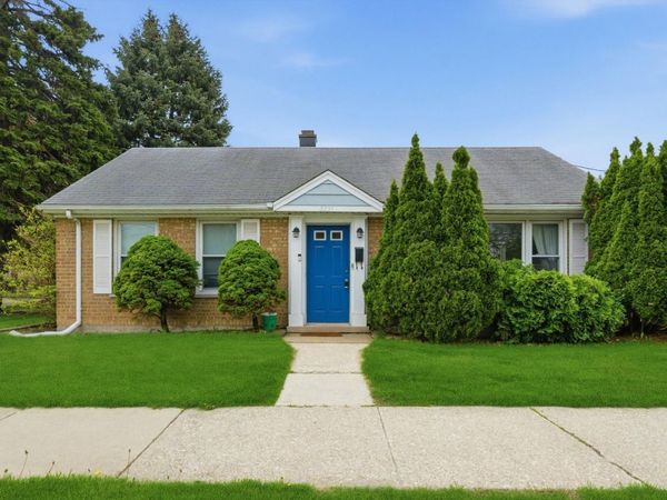 3231 W 99th Street , Evergreen Park, IL 60805