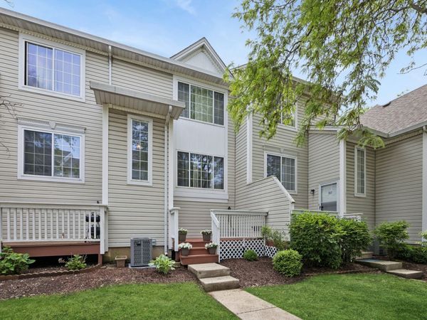 313 Candlelight Court , Bolingbrook, IL 60440