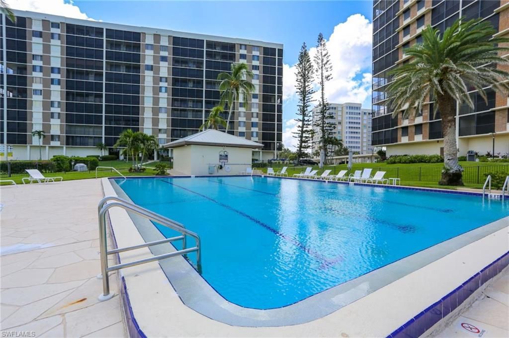 15 Bluebill Ave , Unit 805, Naples, FL 34108 Photo