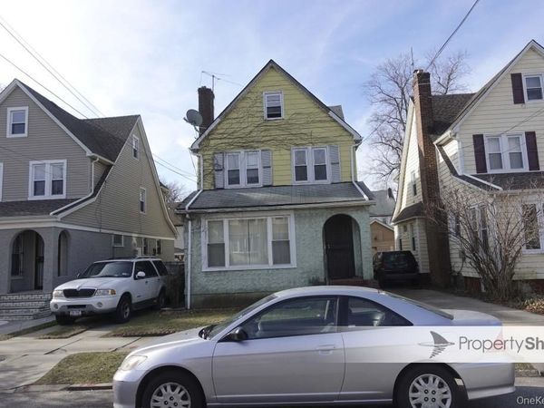 10416 200th Street , Hollis, NY 11412