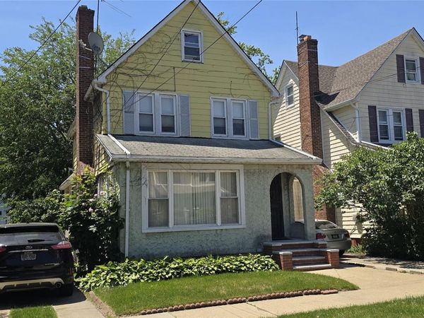 10416 200th Street , Hollis, NY 11412