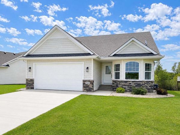 2524 Buchanan Lane S, Cambridge, MN 55008