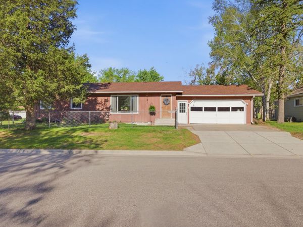 605 10th Avenue NE, Brainerd, MN 56401