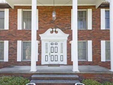 152 Daniels , Banner, KY 41603