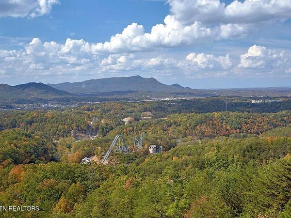 Breezey Ridge Drive, Sevierville, TN 37876