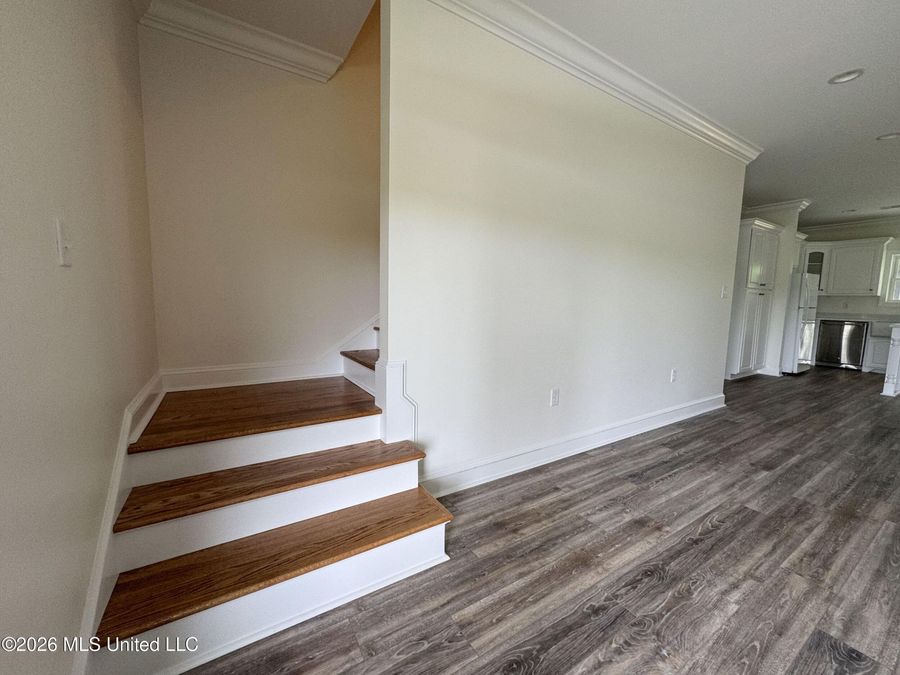 Property Image 100