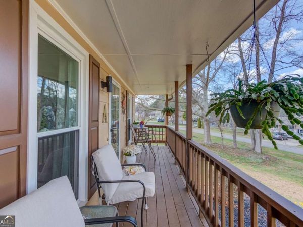 1521 Hunters Cove, Auburn, GA 30011