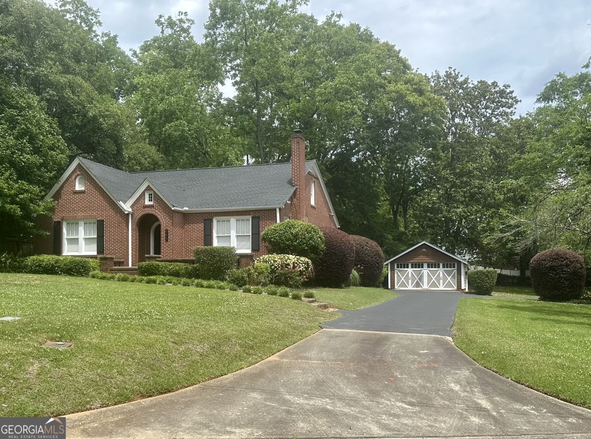 704 Woodland Dr, Griffin, GA 30224 Main Photo