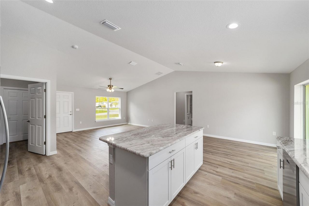 1736 W Hall Place , Citrus Springs, FL 34434 Photo