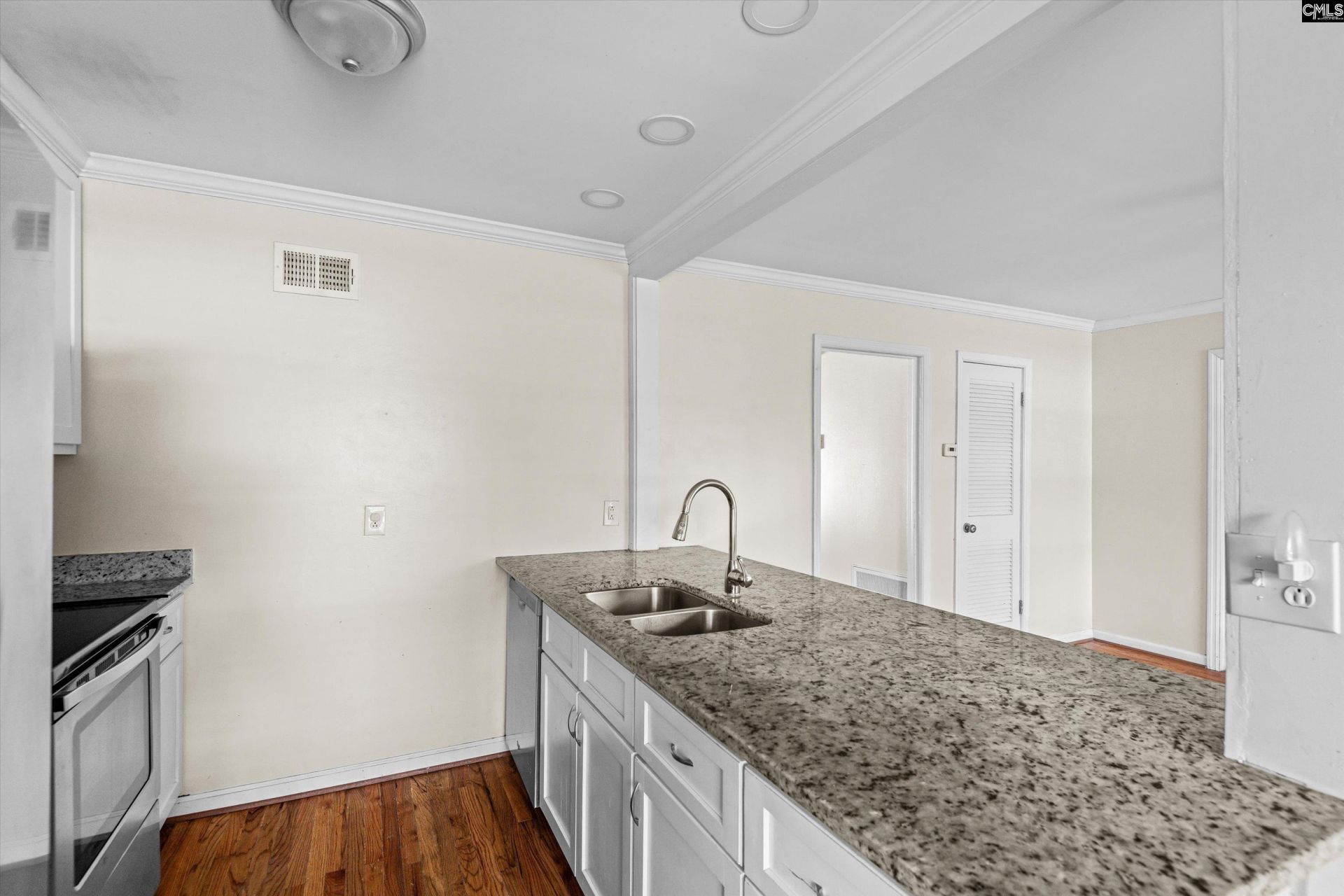 1716 Westchester Drive  Photo 13
