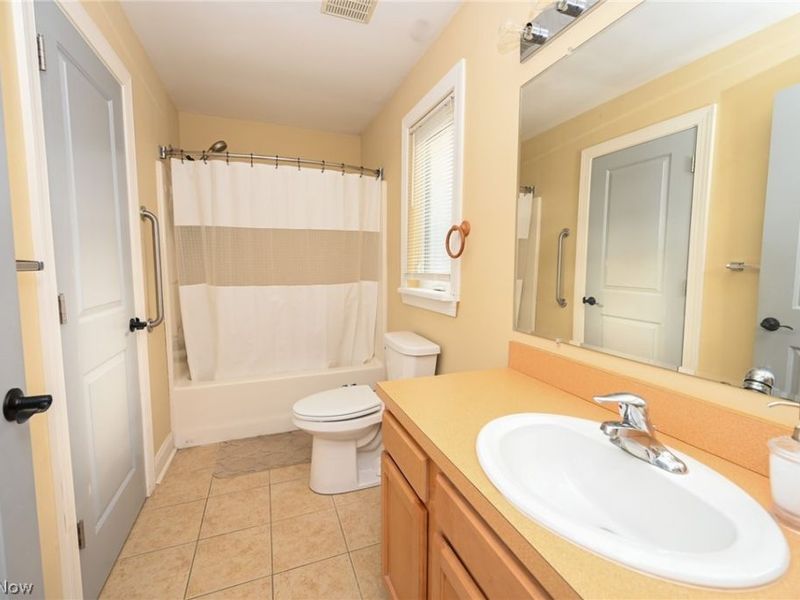 17725 Puritas Avenue, Cleveland, OH 44135 Photo 13